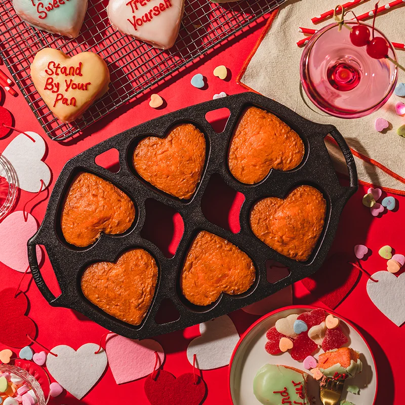 Seasoned Cast Iron Heart Mini Cake Pan - Image 4