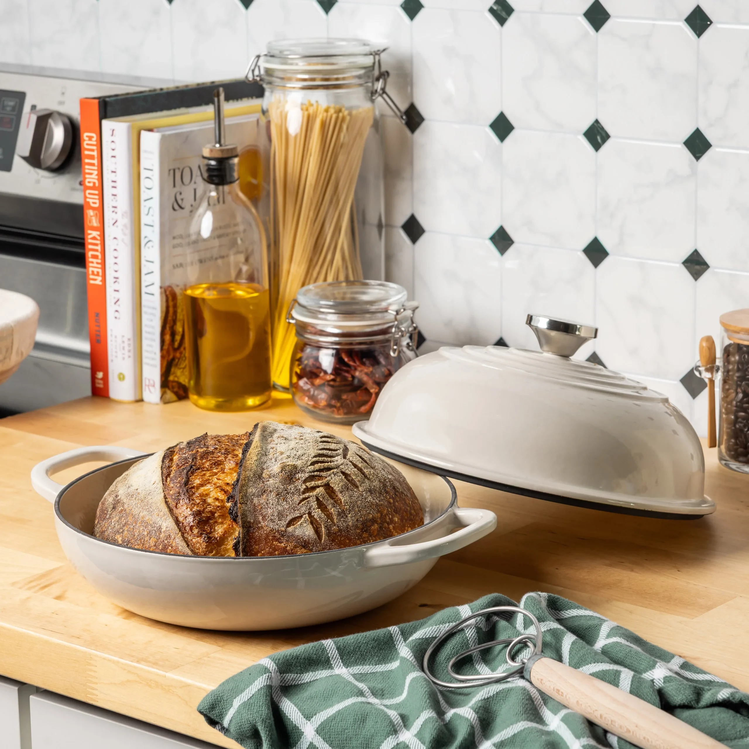 10.35 Inch Enameled Cast Iron Bread Oven - Image 10