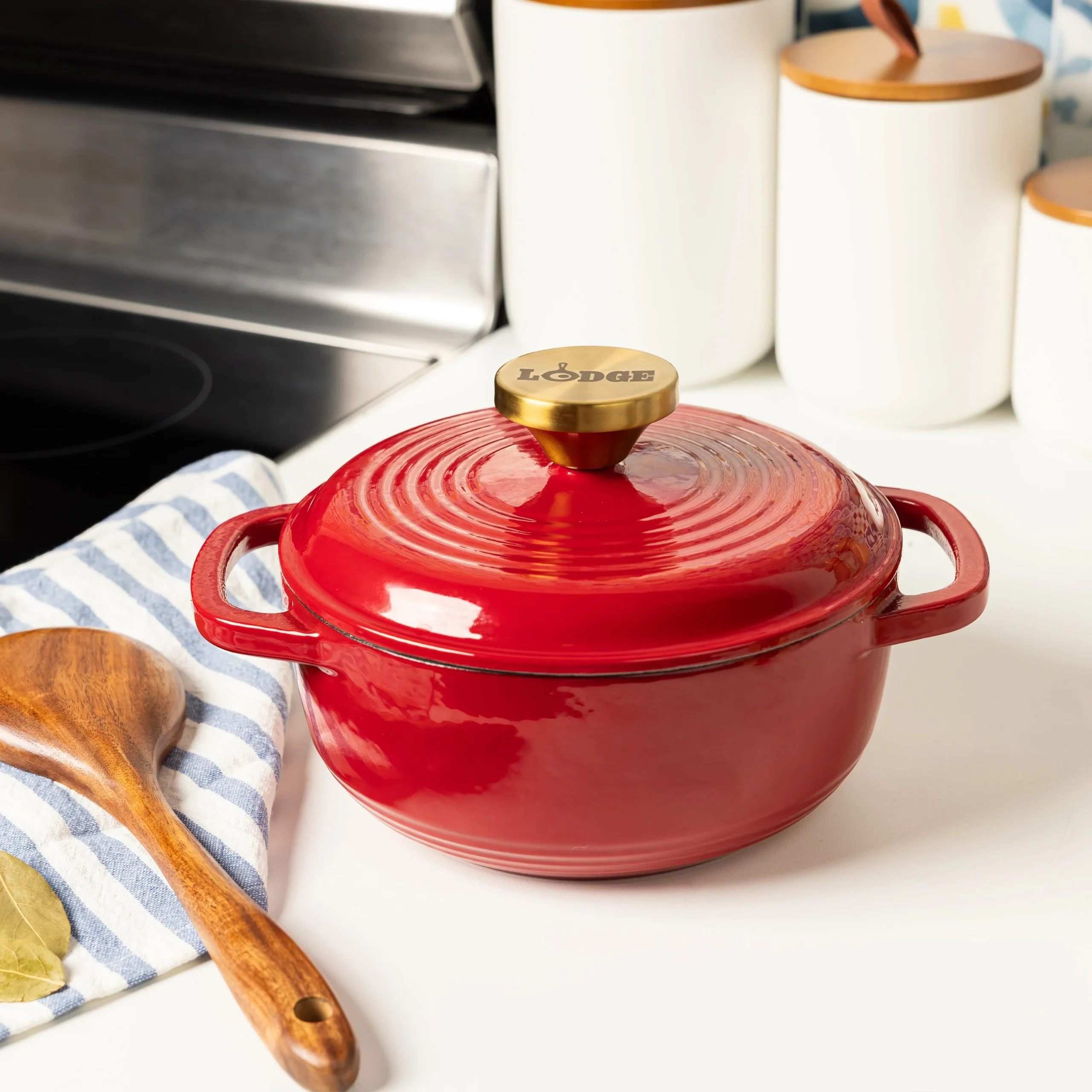 1.5 Quart Essential Enamel Dutch Oven - Image 4
