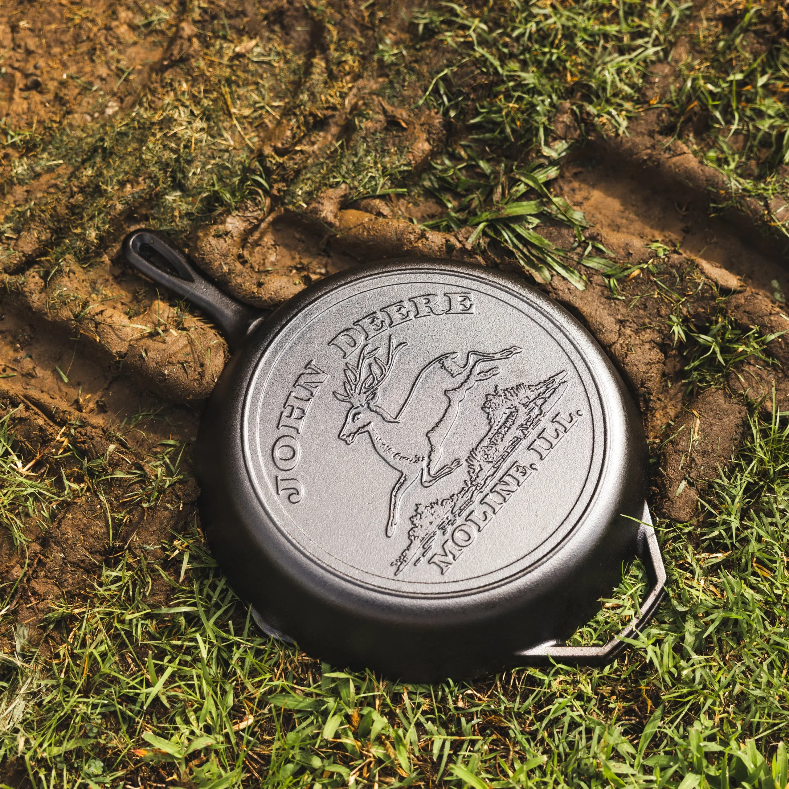 12 Inch Seasoned Cast Iron Skillet, John Deere Hometown - Image 3