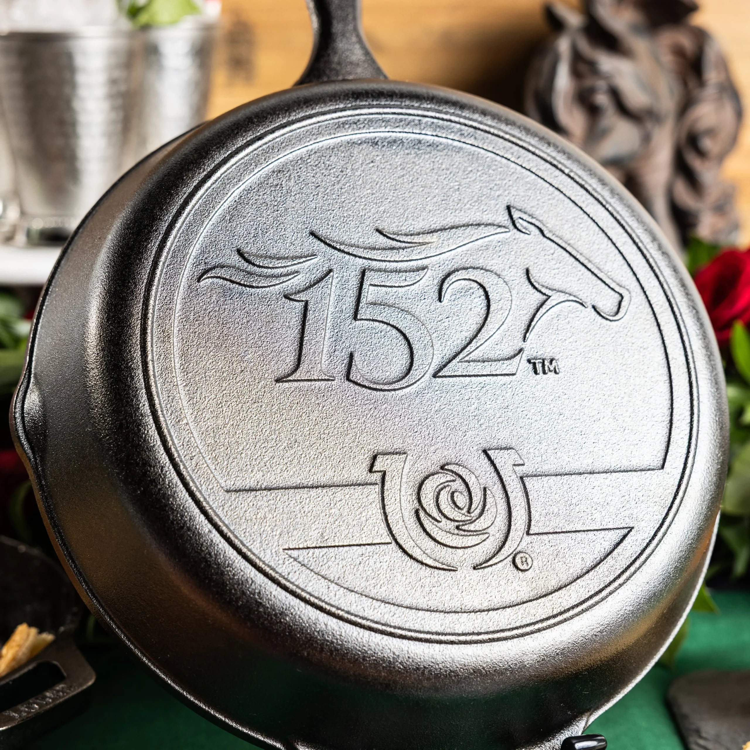 10.25 Inch Seasoned Cast Iron Kentucky Derby Skillet - Image 3