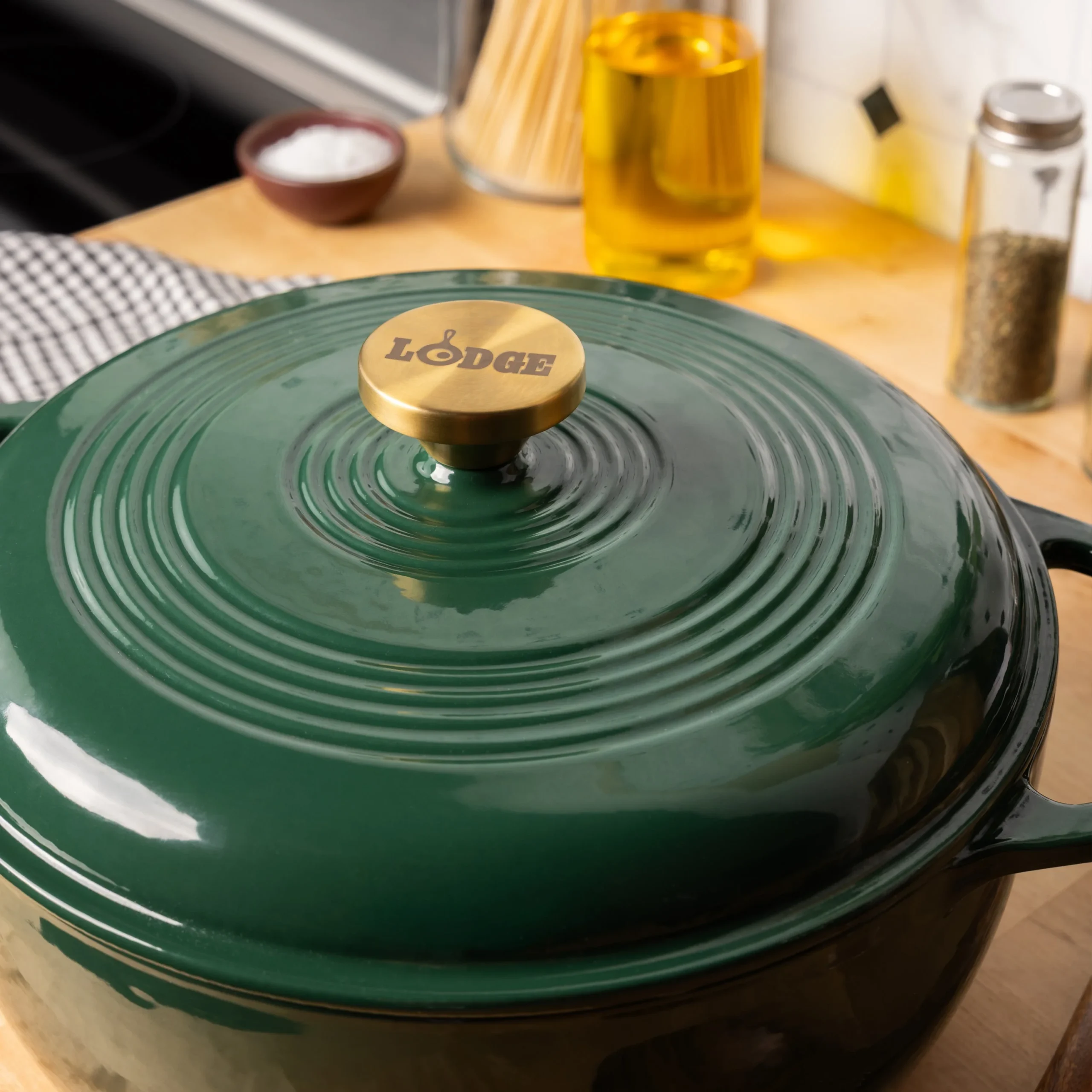 6 Quart Essential Enamel Dutch Oven - Image 70