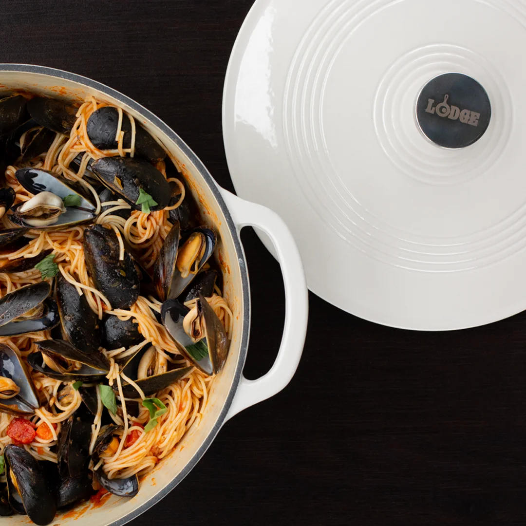 7.5 Quart Essential Enamel Dutch Oven - Image 9