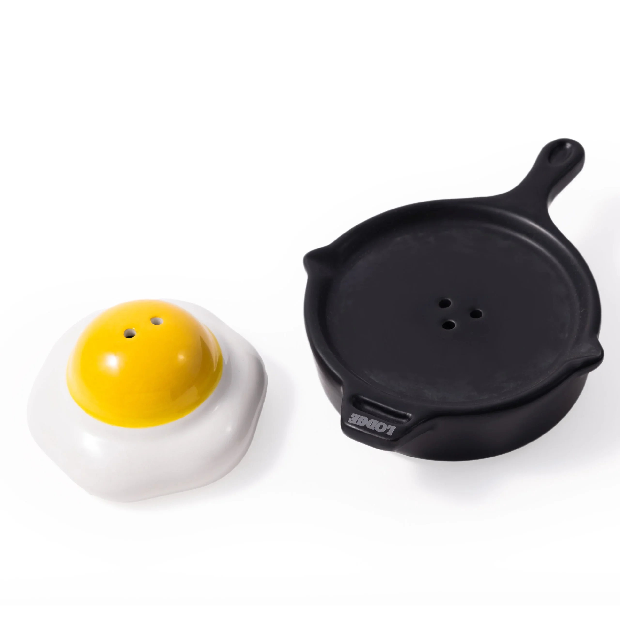 Lodge Skillet and Egg Salt and Pepper Shaker - Image 4