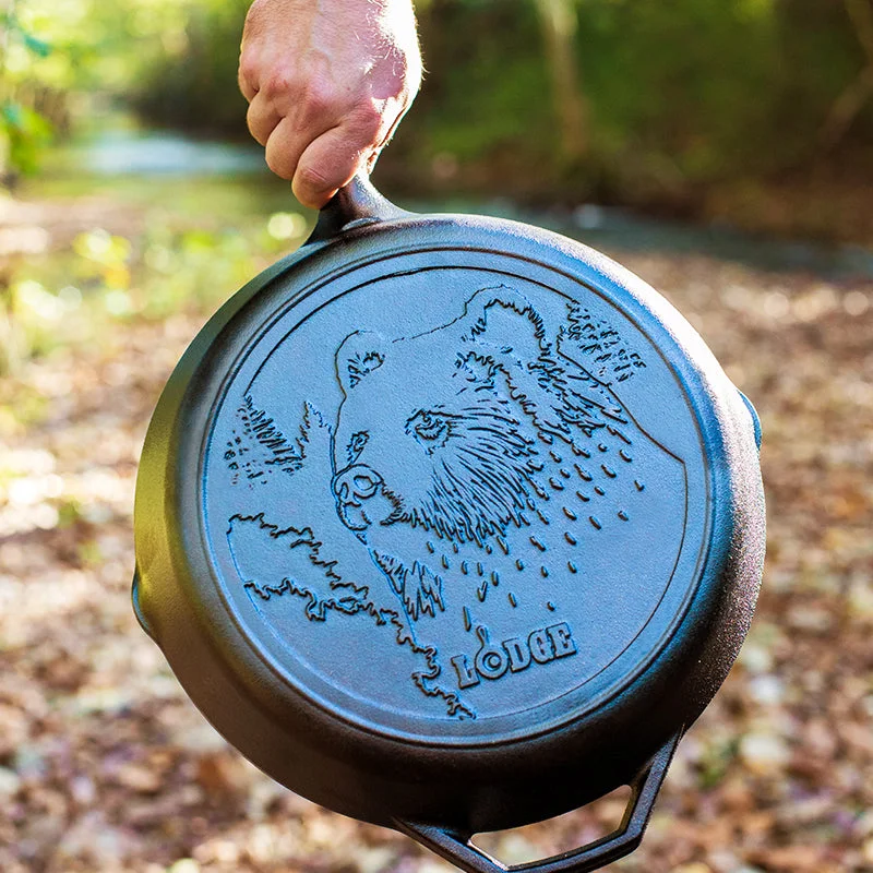 Wildlife Series™ 12 Inch Cast Iron Bear Skillet - Image 3