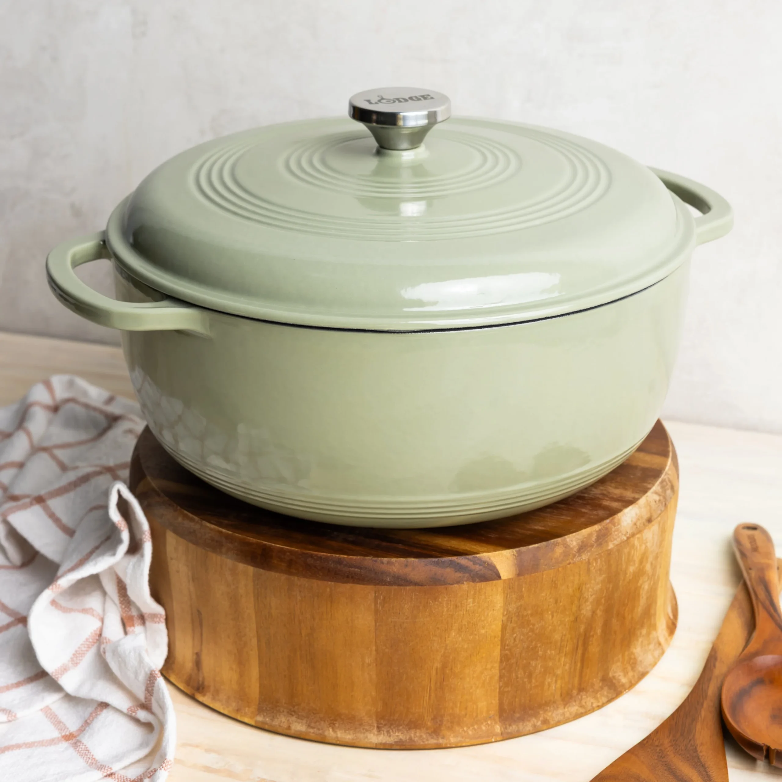 7.5 Quart Essential Enamel Dutch Oven - Image 5